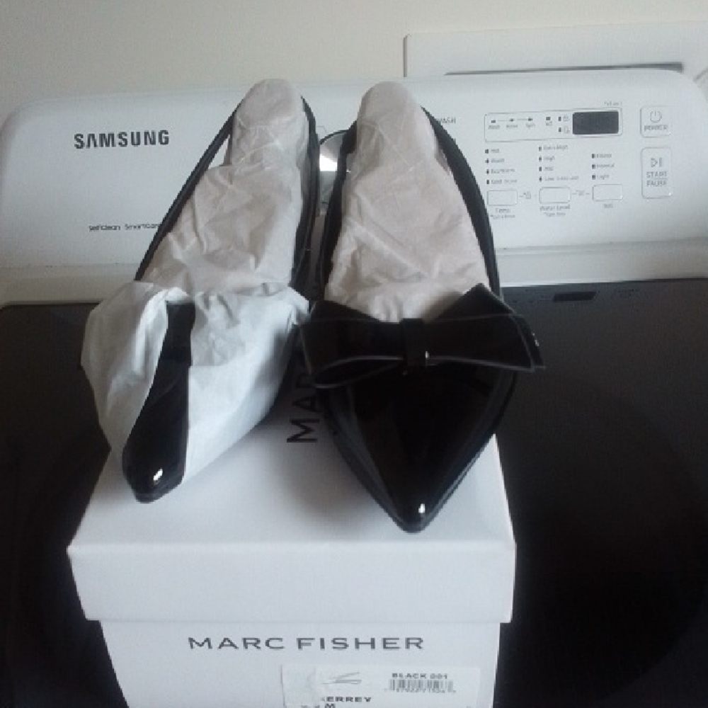 NWT NIB Marc Fisher Black Patent Leather Pointed Flats